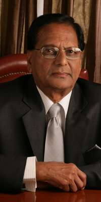 Kallam Anji Reddy, Indian chemical engineer and pharmaceutical executive, dies at age 72